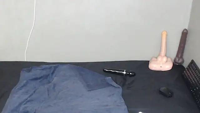 TrishahXo online show from 10, 3, 2026