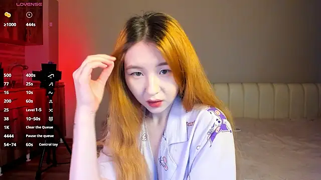 Clarity Yumi online show from 30, 11, 2025