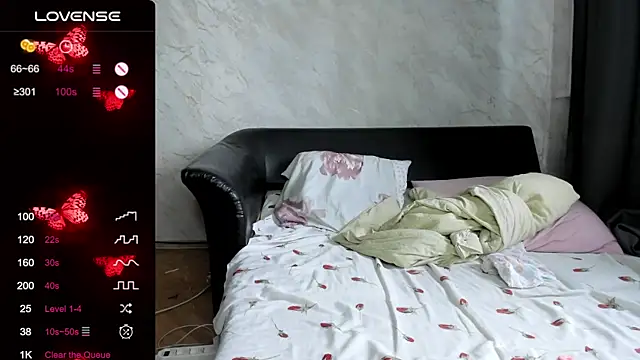 Snapshot of alice_allens chatting on 18, 10, 2025 alice allens online show from 18, 10, 2025