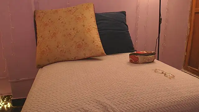 Dafne Mel online show from 7, 11, 2025