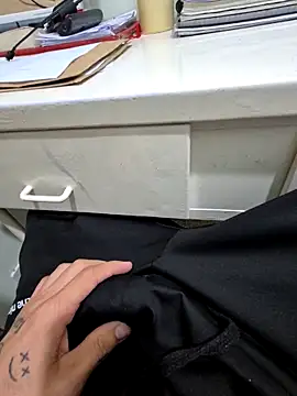 Snapshot of Saraiva2002 chatting on 19, 12, 2025 Saraiva2002 online show from 19, 12, 2025