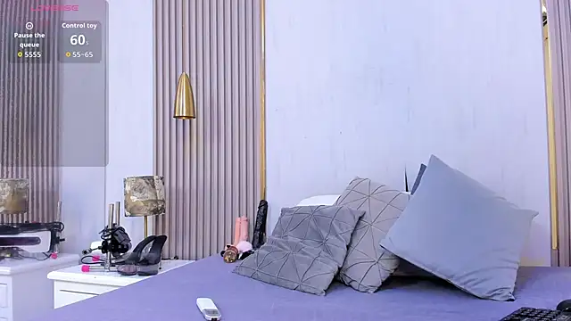 Skylar Smith  online show from 24, 10, 2025