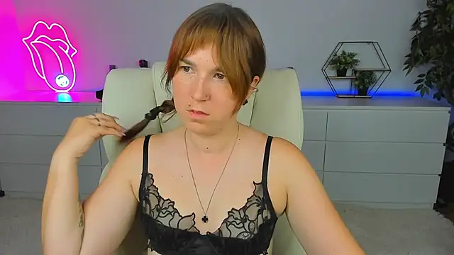 Snapshot of Sofii_darling chatting on 12, 9, 2025 Sofii darling online show from 12, 9, 2025