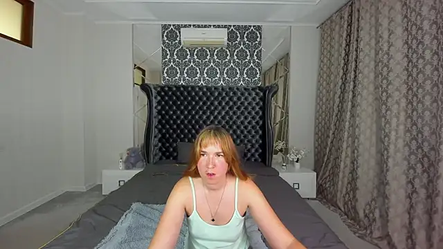 Snapshot of Sofii_darling chatting on 6, 10, 2025 Sofii darling online show from 6, 10, 2025