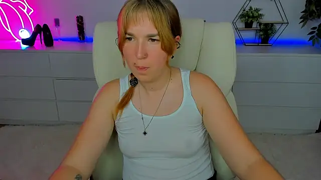 Snapshot of Sofii_darling chatting on 7, 10, 2025 Sofii darling online show from 7, 10, 2025