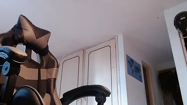 Snapshot of malek_xarx_ chatting on 8, 2, 2026 malek xarx online show from 8, 2, 2026