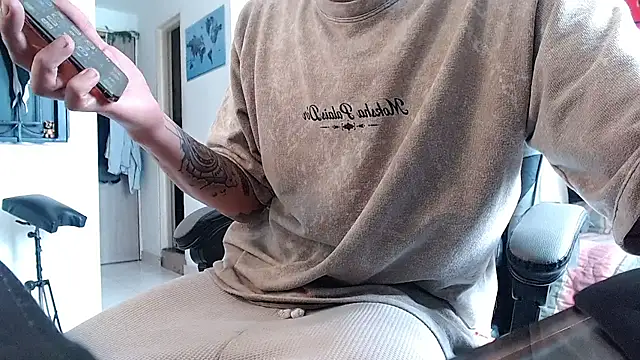 Snapshot of malek_xarx_ chatting on 24, 3, 2026 malek xarx online show from 24, 3, 2026