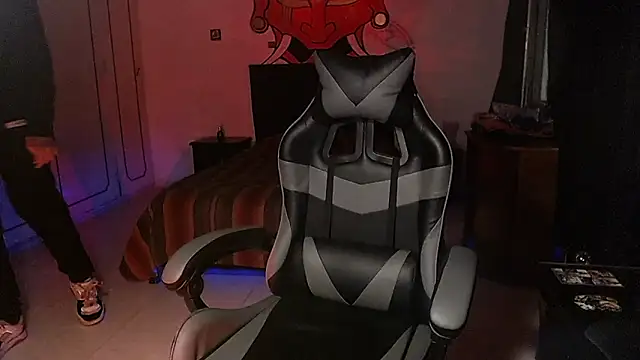 Snapshot of malek_xarx_ chatting on 8, 4, 2026 malek xarx online show from 8, 4, 2026