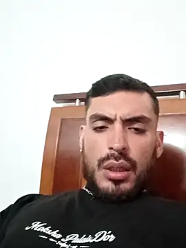 Snapshot of malek_xarx_ chatting on 28, 4, 2026 malek xarx online show from 28, 4, 2026