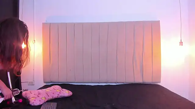 Snapshot of sol_Capecchi chatting on 27, 11, 2025 sol Capecchi online show from 27, 11, 2025