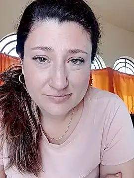 Snapshot of BlanquitaMexicana chatting on 21, 10, 2025 BlanquitaMexicana online show from 21, 10, 2025