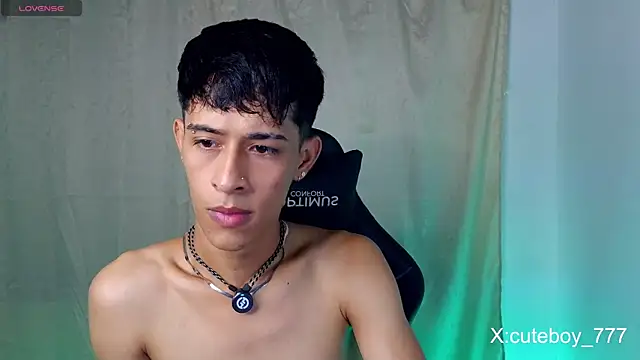 Snapshot of Danny_cute_05 chatting on 10, 4, 2026 Danny cute 05 online show from 10, 4, 2026