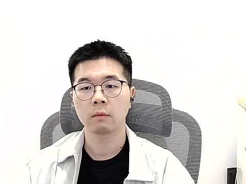 Snapshot of Adzard65 chatting on 28, 10, 2025 Adzard65 online show from 28, 10, 2025