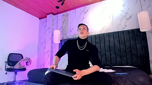 Snapshot of Dustin_Sonne chatting on 9, 9, 2025 Dustin Sonne online show from 9, 9, 2025