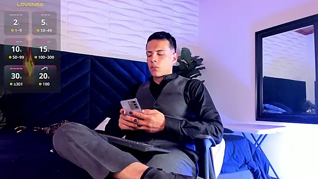 Snapshot of Dustin_Sonne chatting on 3, 10, 2025 Dustin Sonne online show from 3, 10, 2025