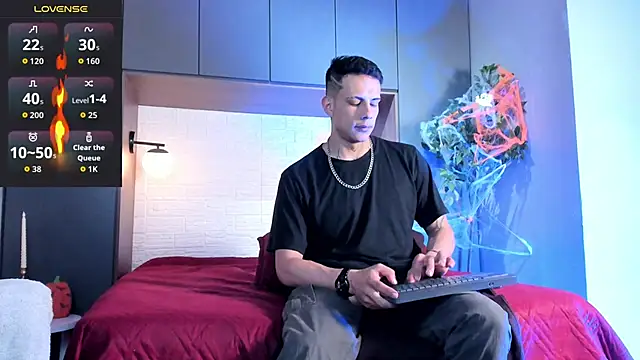 Snapshot of Dustin_Sonne chatting on 28, 10, 2025 Dustin Sonne online show from 28, 10, 2025