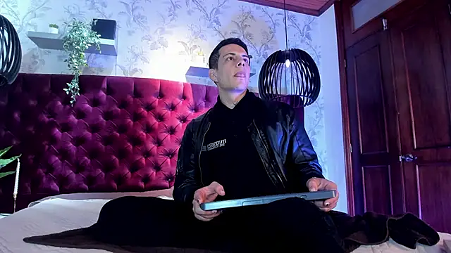 Snapshot of Dustin_Sonne chatting on 21, 11, 2025 Dustin Sonne online show from 21, 11, 2025