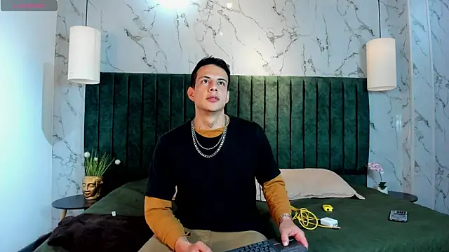 Snapshot of Dustin_Sonne chatting on 23, 11, 2025 Dustin Sonne online show from 23, 11, 2025