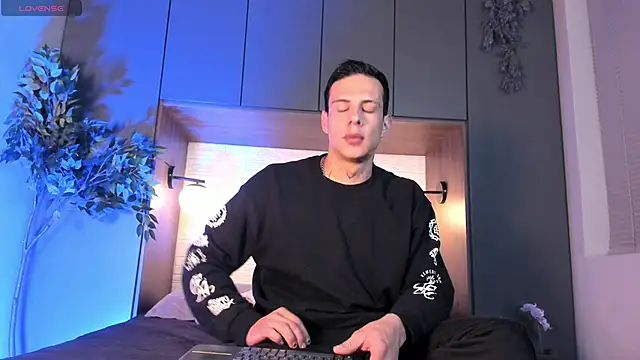 Snapshot of Dustin_Sonne chatting on 25, 11, 2025 Dustin Sonne online show from 25, 11, 2025