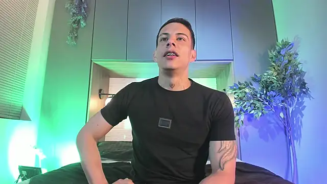 Snapshot of Dustin_Sonne chatting on 27, 4, 2026 Dustin Sonne online show from 27, 4, 2026