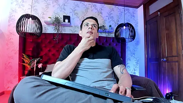 Snapshot of Dustin_Sonne chatting on 2, 5, 2026 Dustin Sonne online show from 2, 5, 2026