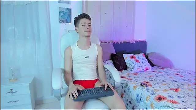 Snapshot of ThiagooJames chatting on 30, 10, 2025 ThiagooJames online show from 30, 10, 2025