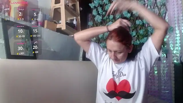 Snapshot of darling_hott chatting on 21, 3, 2026 darling hott online show from 21, 3, 2026