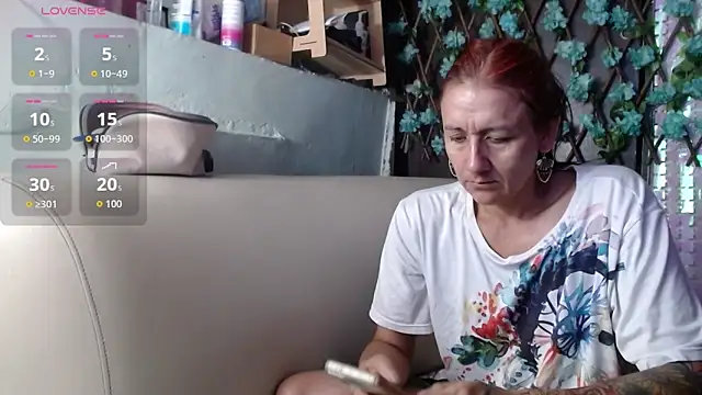 Snapshot of darling_hott chatting on 24, 3, 2026 darling hott online show from 24, 3, 2026