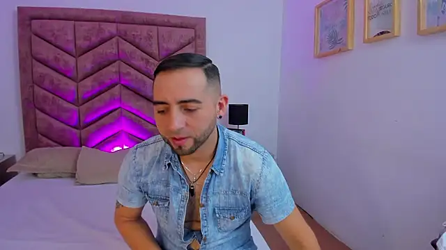 Snapshot of Lushian_ chatting on 10, 2, 2026 Lushian online show from 10, 2, 2026