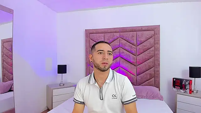 Snapshot of Lushian_ chatting on 10, 4, 2026 Lushian online show from 10, 4, 2026