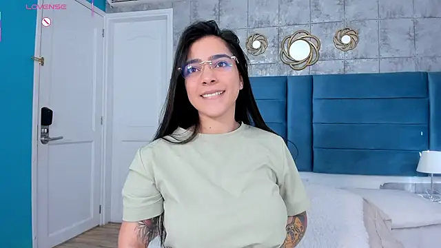 Snapshot of KamilaBetancourt chatting on 9, 5, 2026 KamilaBetancourt online show from 9, 5, 2026
