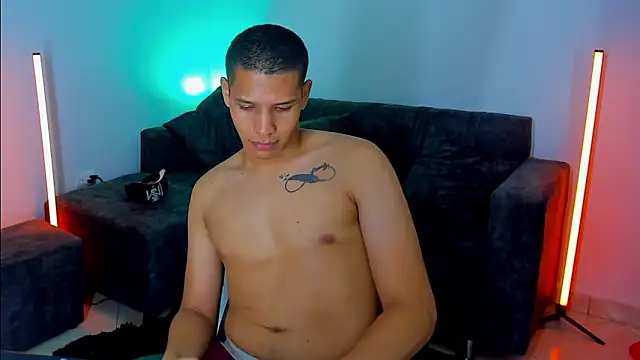 Snapshot of Latin_Boyss_ chatting on 11, 10, 2025 Latin Boyss  online show from 11, 10, 2025