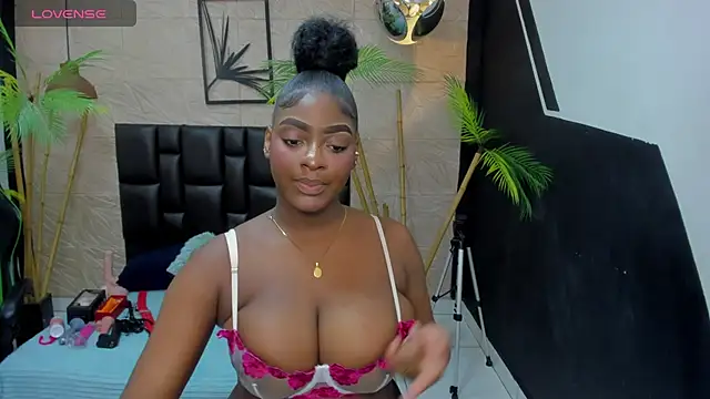 Snapshot of alana_bonny chatting on 11, 4, 2026 alana bonny online show from 11, 4, 2026