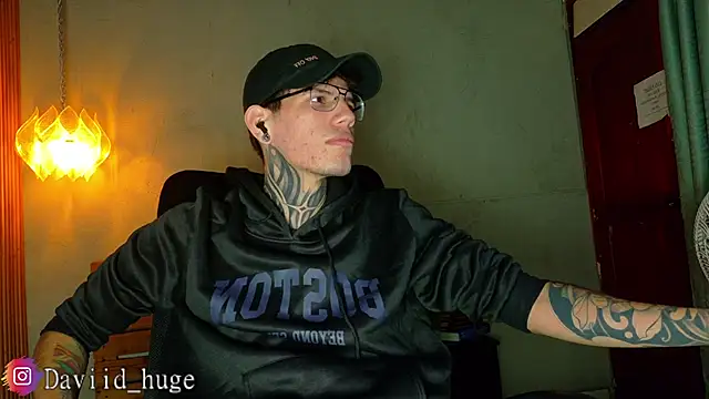 Snapshot of david_huge chatting on 8, 6, 2026 david huge online show from 8, 6, 2026