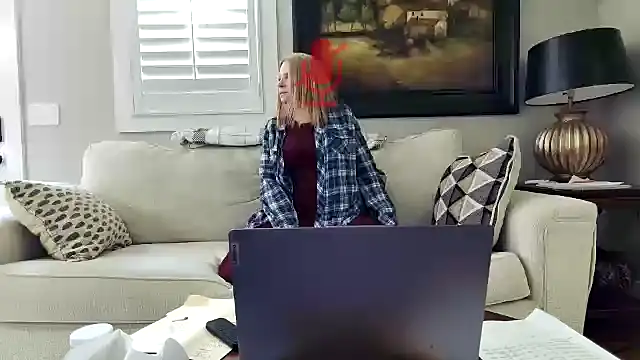 JulieHolliday online show from 4, 11, 2025