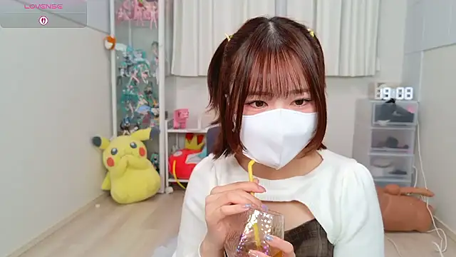 Snapshot of chii_chan_o0 chatting on 6, 5, 2026 chii chan o0 online show from 6, 5, 2026
