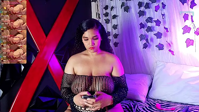 Snapshot of ivonne_diaz1 chatting on 2, 12, 2025 ivonne diaz1 online show from 2, 12, 2025