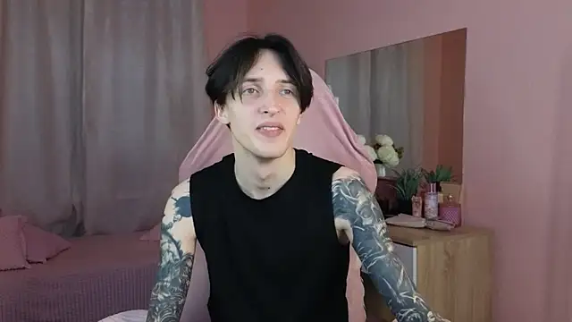 Snapshot of Martin_Jin chatting on 4, 11, 2025 Martin Jin online show from 4, 11, 2025