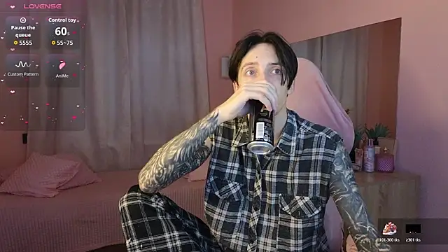 Snapshot of Martin_Jin chatting on 7, 11, 2025 Martin Jin online show from 7, 11, 2025