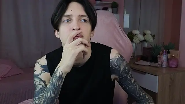 Snapshot of Martin_Jin chatting on 8, 11, 2025 Martin Jin online show from 8, 11, 2025