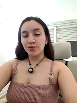 Snapshot of KattyHotson chatting on 4, 5, 2026 KattyHotson online show from 4, 5, 2026