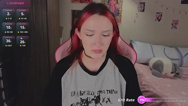 Snapshot of CrystalBlaze_ chatting on 25, 10, 2025 CrystalBlaze  online show from 25, 10, 2025