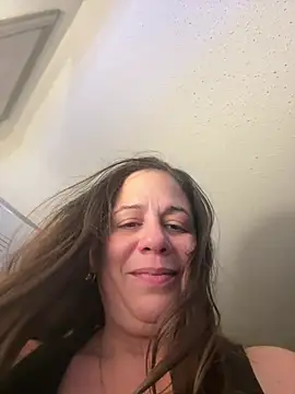 Snapshot of PrettyKittyMia chatting on 5, 5, 2026 PrettyKittyMia online show from 5, 5, 2026
