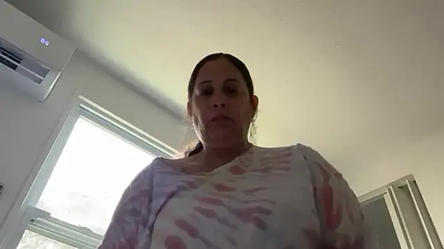 Snapshot of PrettyKittyMia chatting on 21, 5, 2026 PrettyKittyMia online show from 21, 5, 2026
