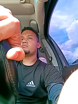 Snapshot of Boylatinn chatting on 17, 9, 2025 Boylatinn online show from 17, 9, 2025