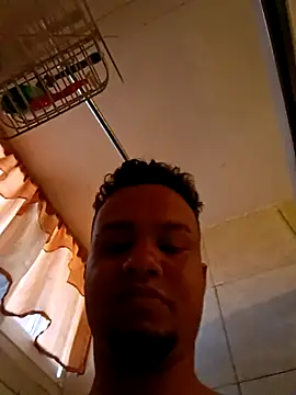 Snapshot of Boylatinn chatting on 4, 10, 2025 Boylatinn online show from 4, 10, 2025