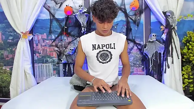 MilthonDelis online show from 24, 10, 2025