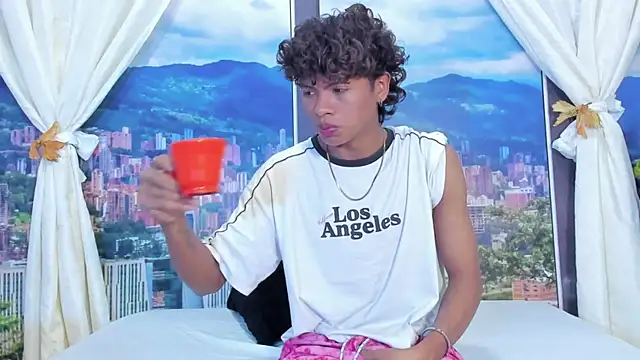 MilthonDelis online show from 11, 11, 2025