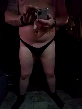 Snapshot of JoeyUhOh chatting on 11, 11, 2025 JoeyUhOh online show from 11, 11, 2025