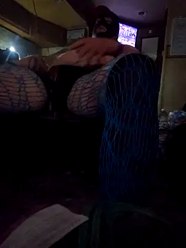 Snapshot of JoeyUhOh chatting on 17, 11, 2025 JoeyUhOh online show from 17, 11, 2025